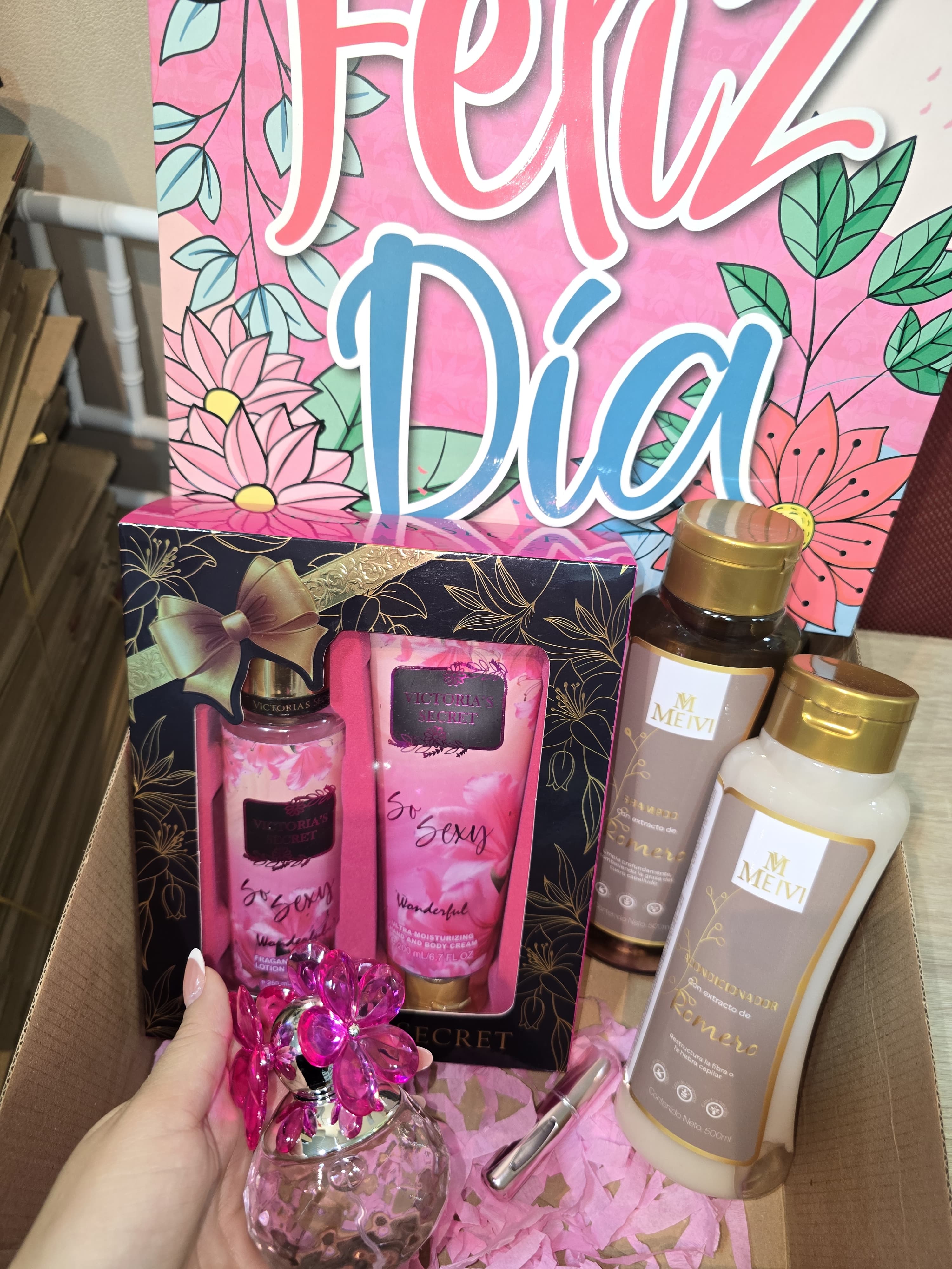 caja DIA DE MAMA  para mama 6 productos